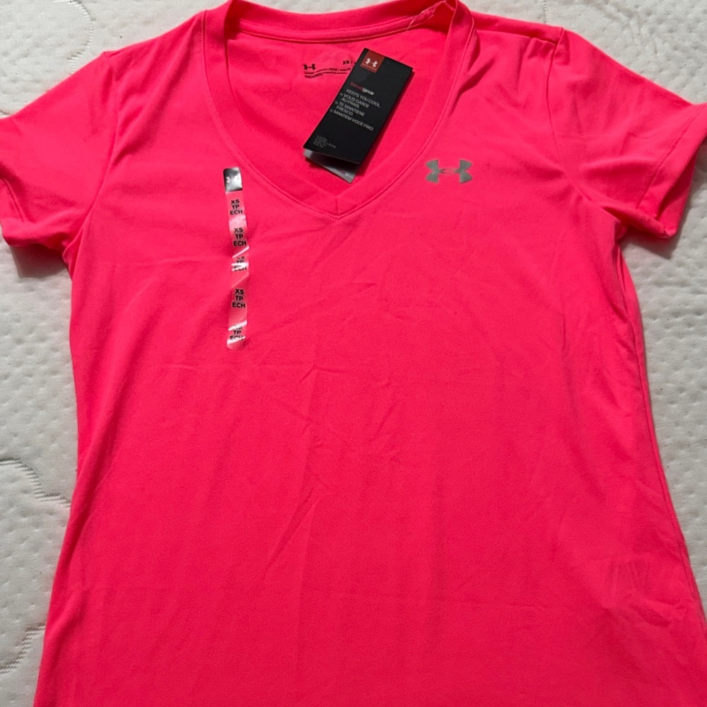 Under Armour Women's Bright Pink Short Sleeve Tee XS